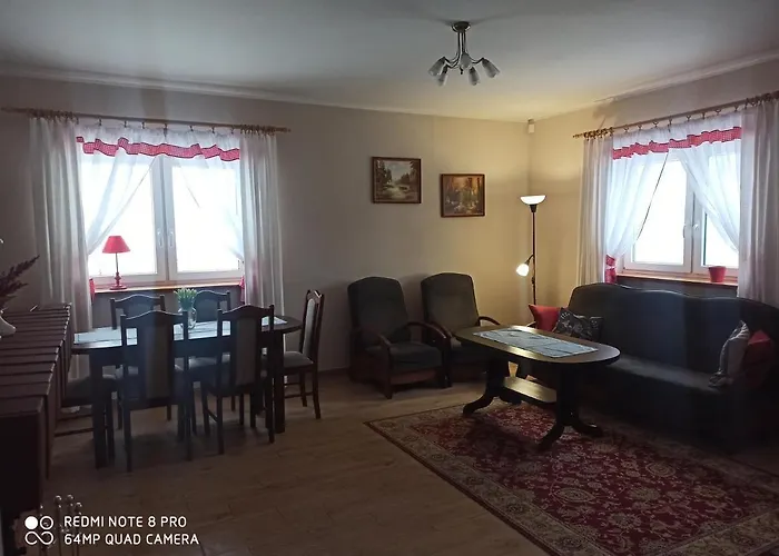 Dom wakacyjny Dom Przy Lesie